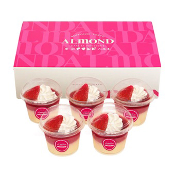 六本木アマンド　苺のプリンパフェ