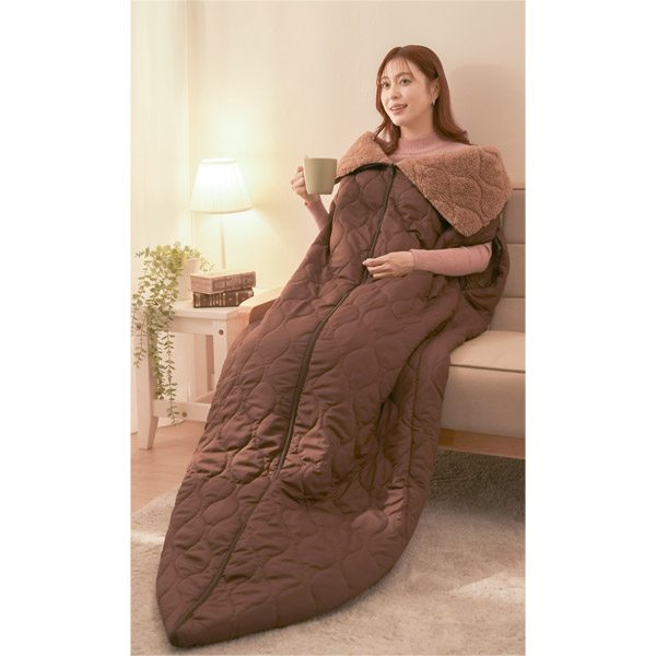 手が出せるリバーシブル着る寝袋クッション